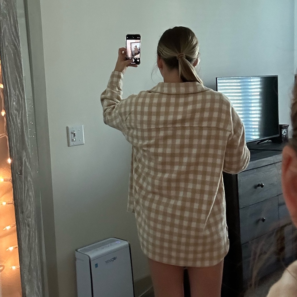 Shacket - Picture 5 of 8